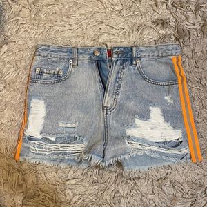Signature 8 denim shorts